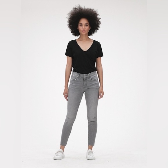 GAP | Mid Rise True Skinny Jeans in Grey Wash - Picture 2 of 5